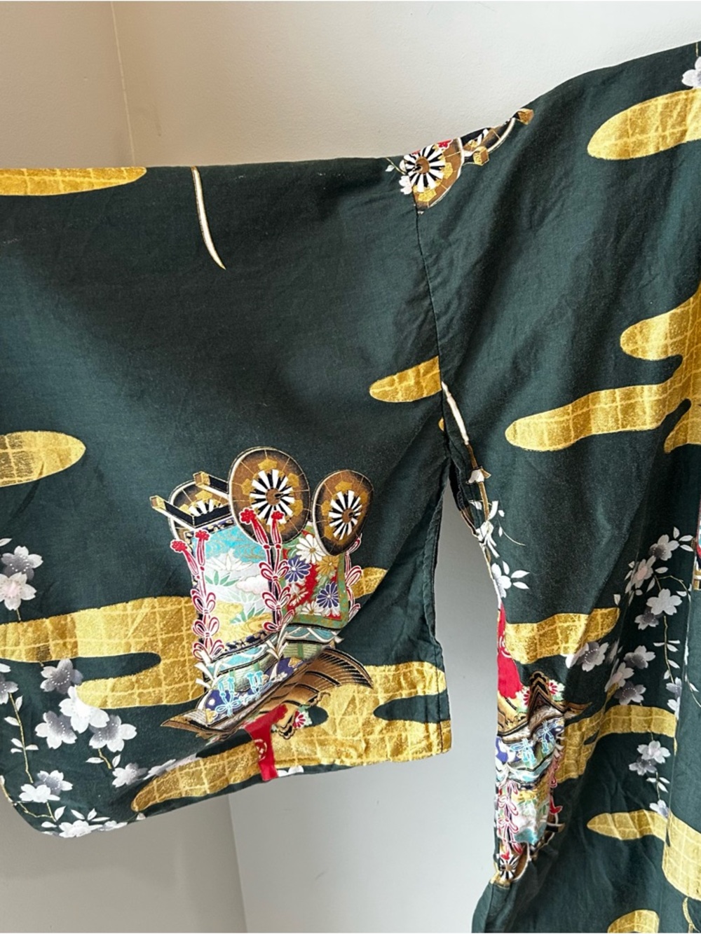 Japanese-made Cotton Kimono Robe Art-Print Cart Dark Green and Gold Motif - Picture 6 of 9
